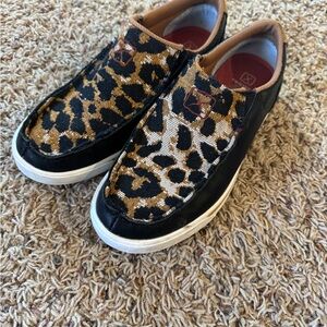 Twisted X Women's Leopard Print Slip-On Flats in Black and Tan